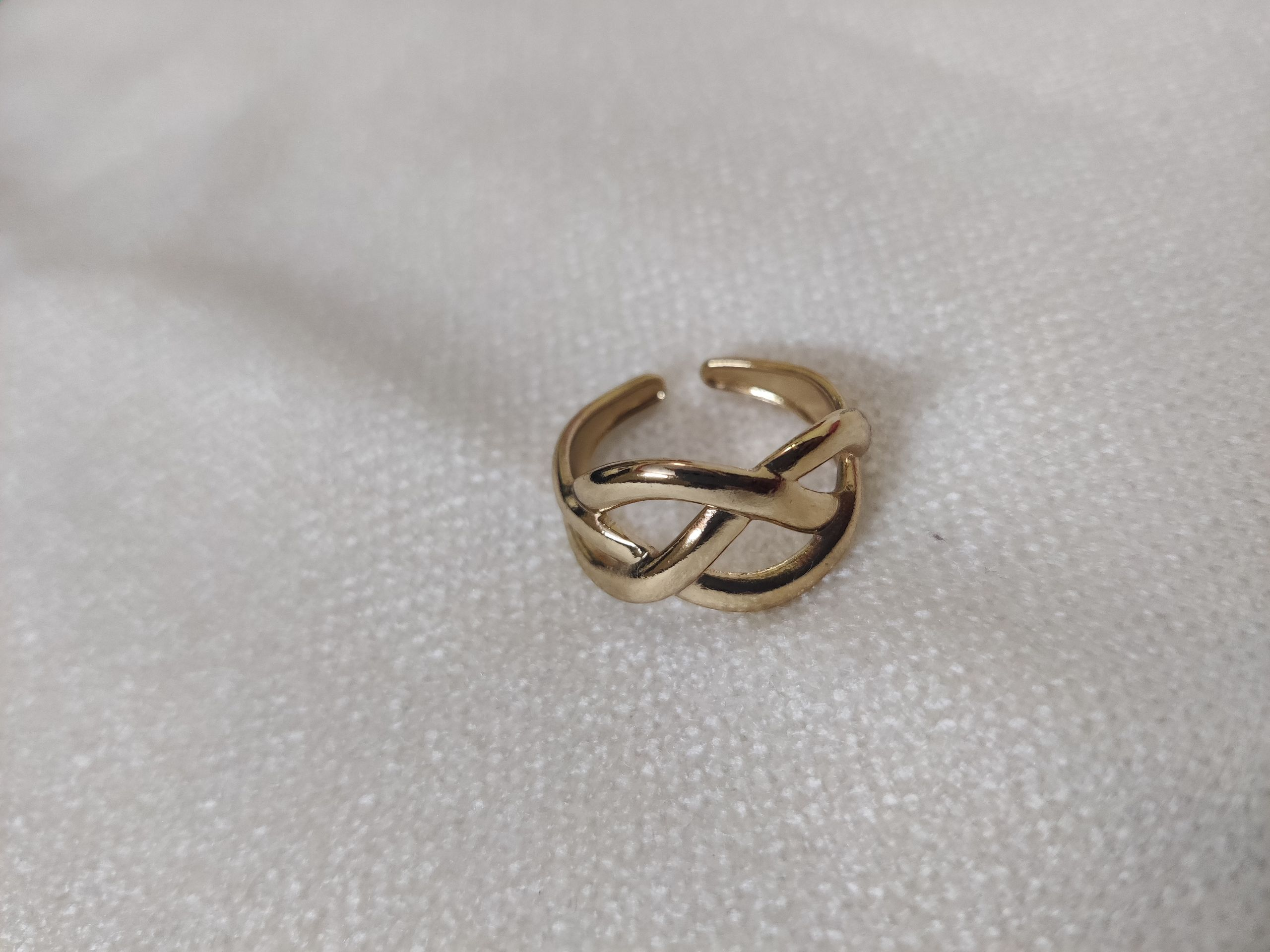 Ashi Bold Infinity Cuff – Anti-Tarnish Finish