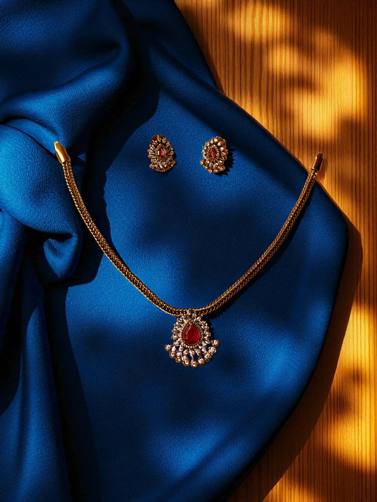 Ashi Classic Teardrop Necklace Set