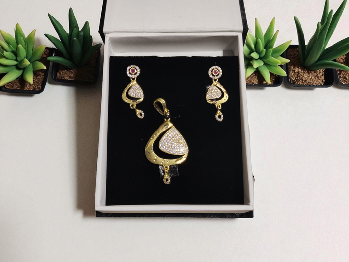 Ashi Crystal Drop Pendant Set – Gold Plated