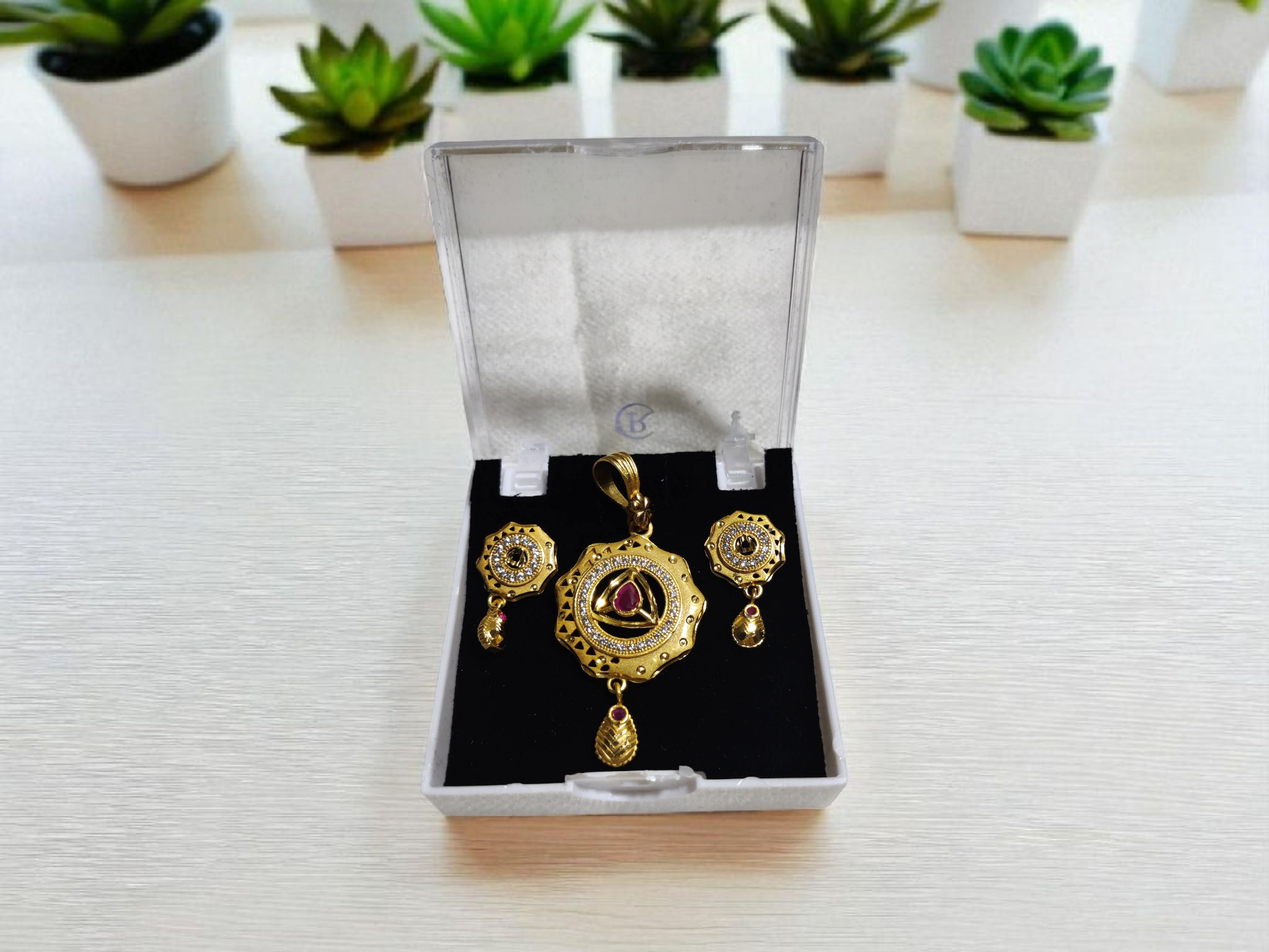 Ashi Regal Bloom Pendant Set – Golden Shine