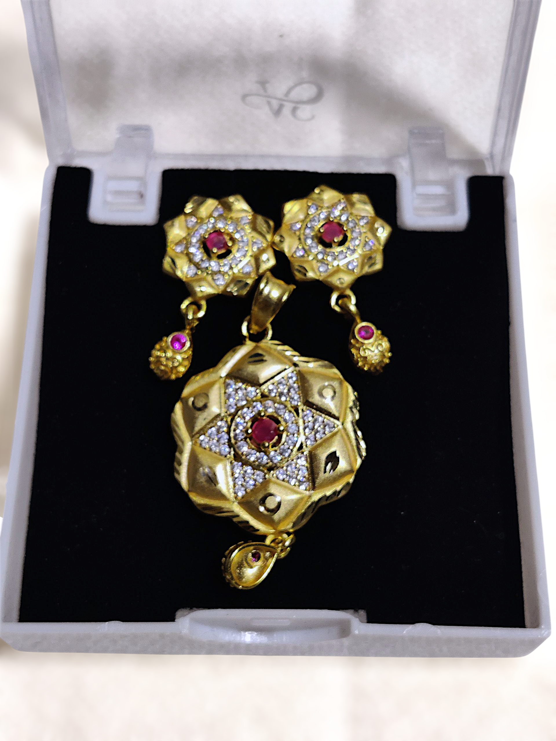 Ashi Star Bloom Pendant Set – Golden Grace