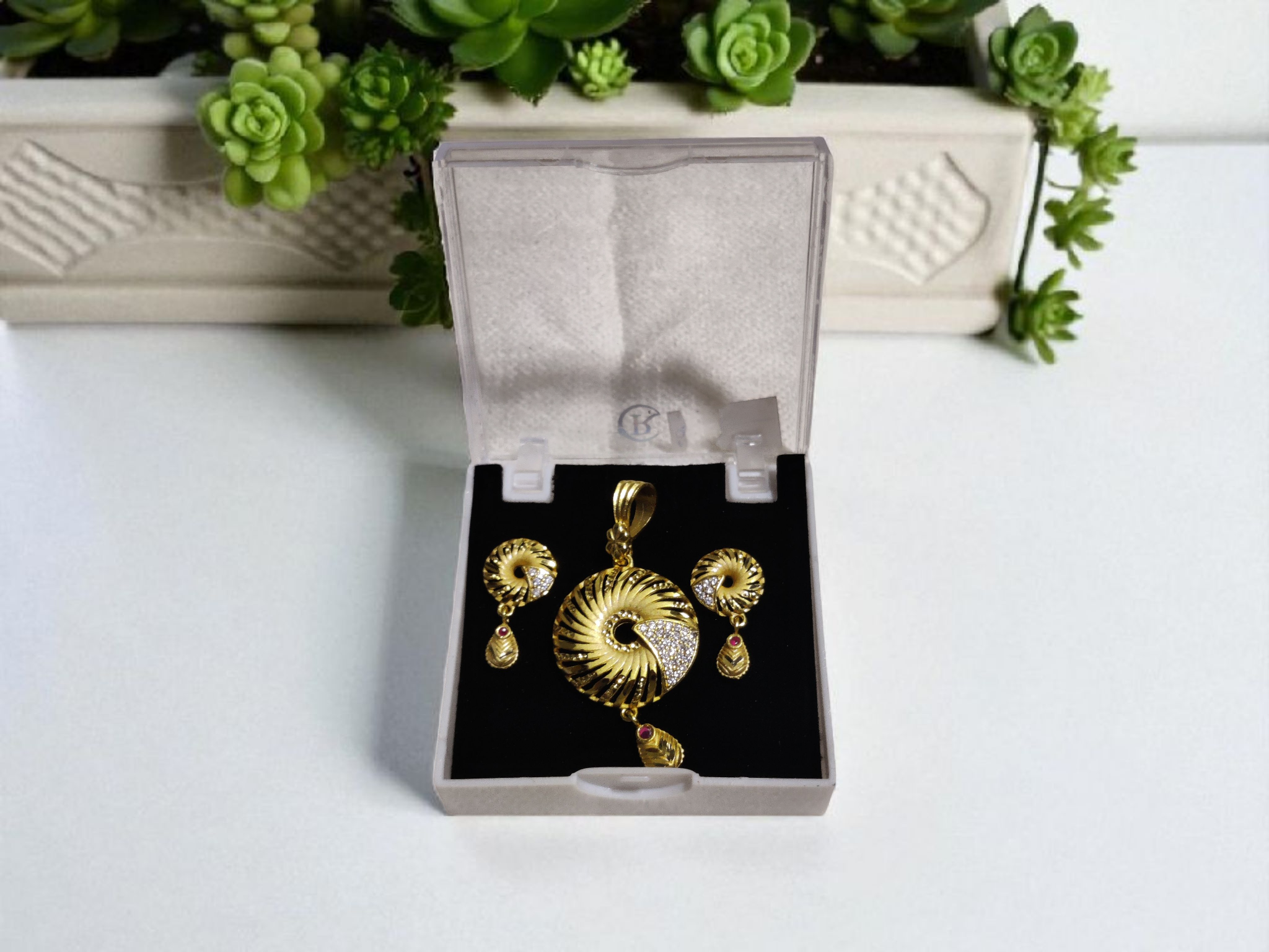 Ashi Spiral Radiance Pendant Set – Gold Plated with Crystal Accents