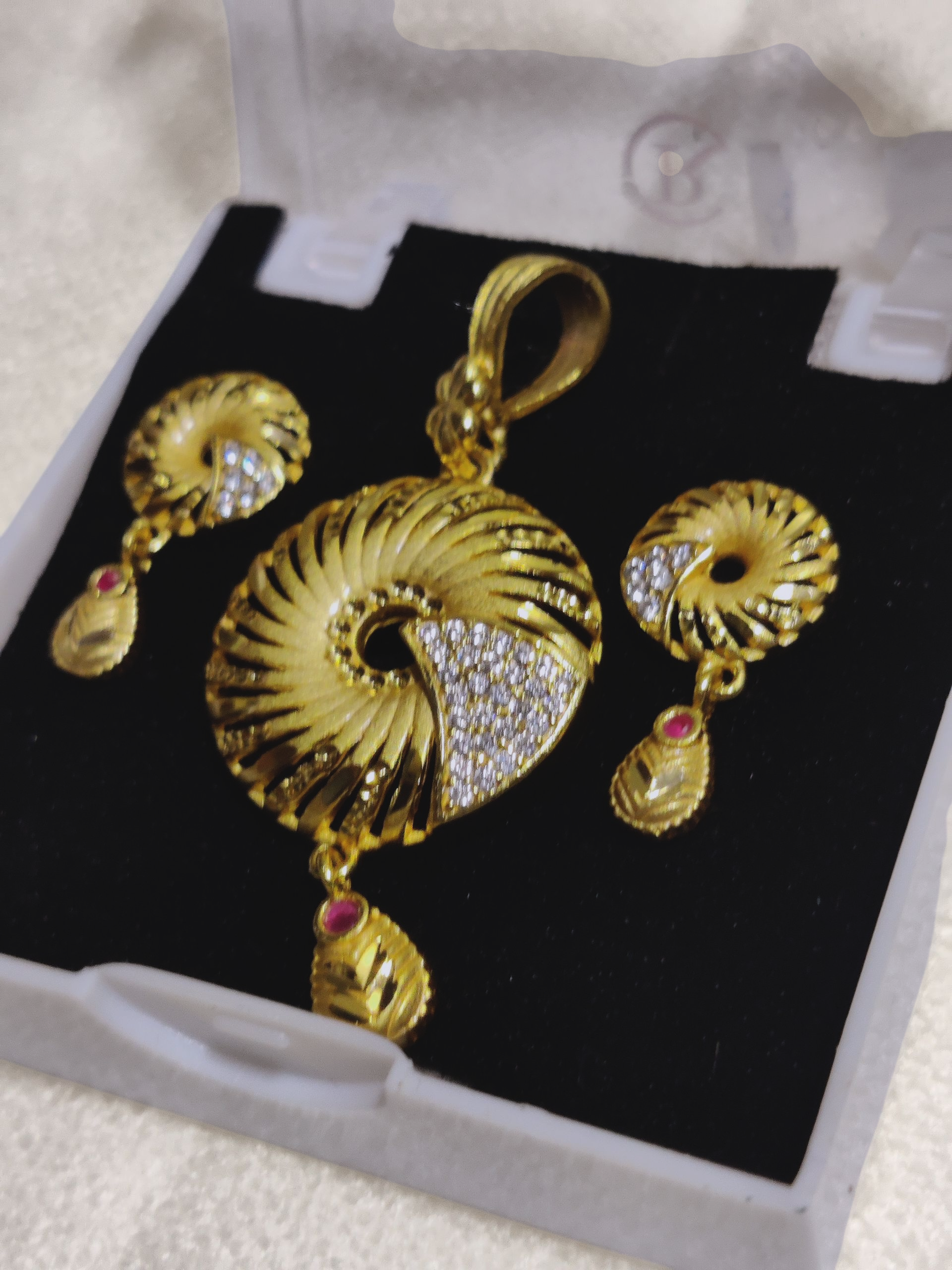 Ashi Spiral Radiance Pendant Set – Gold Plated with Crystal Accents