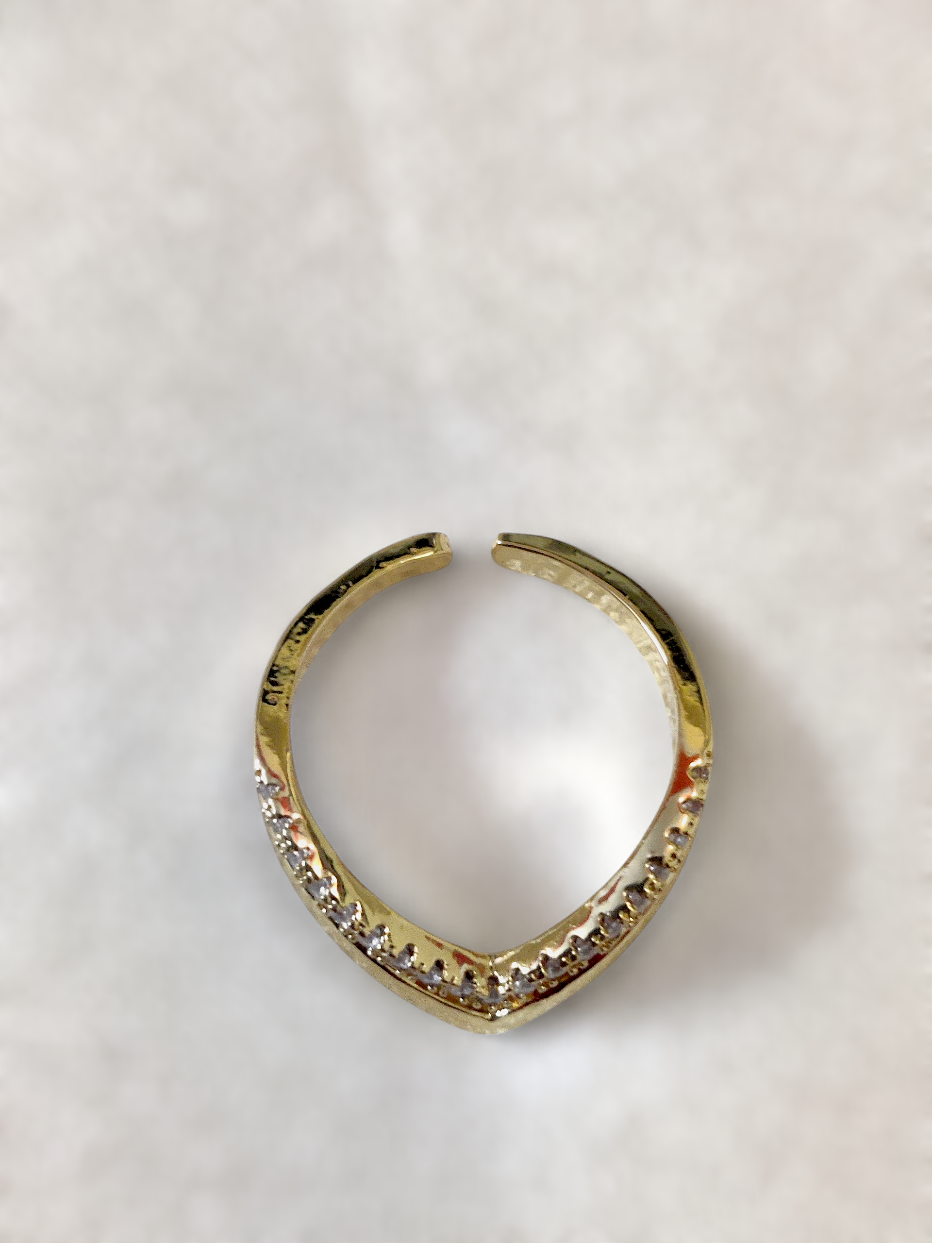 Ashi V-Glam Anti-Tarnish Ring